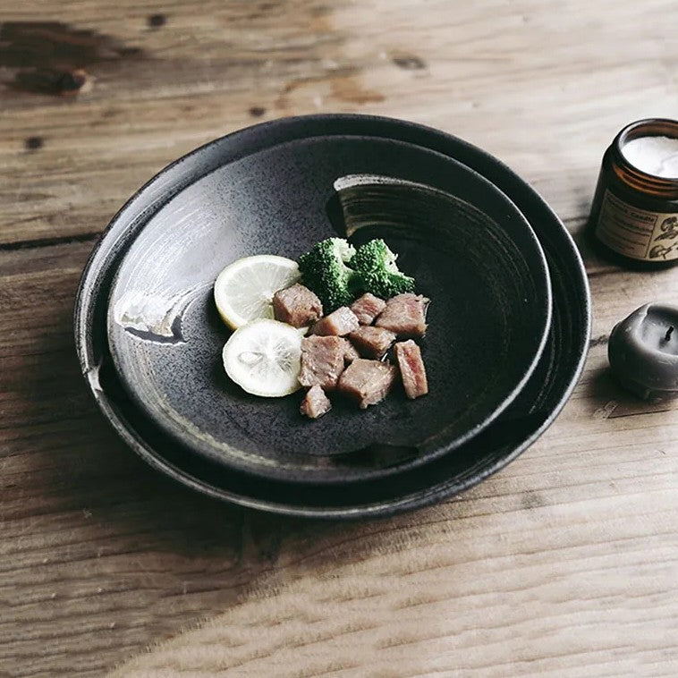 Retro Style Black Ceramic Plate with Brush Glaze