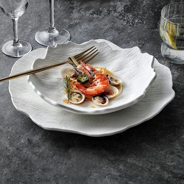 Scalloped Edge Gourmet Ceramic Plate Perfect for Elegant Dining