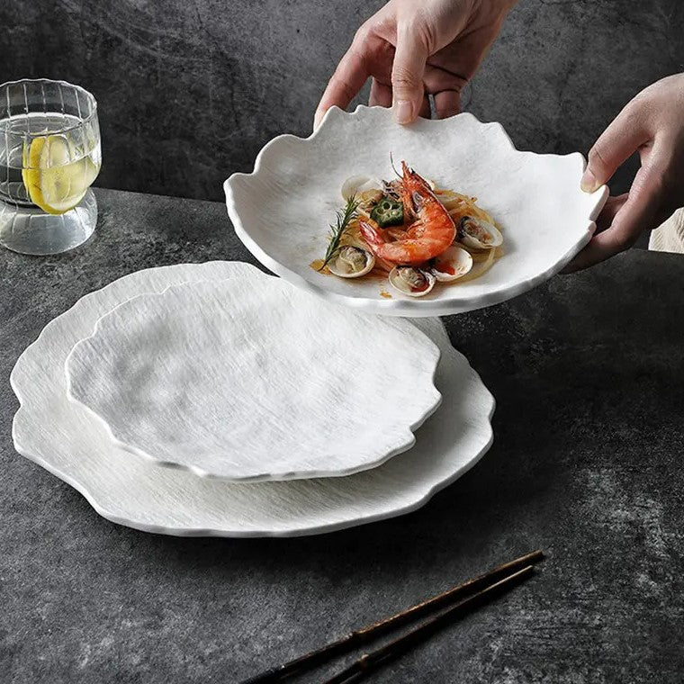 Scalloped Edge Gourmet Ceramic Plate Perfect for Elegant Dining