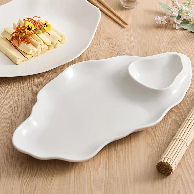 White Oval Wavy-Edge Ceramic Plate for Elegant Serving