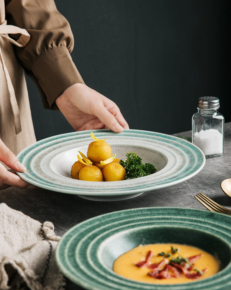 Straw Hat Round Ceramic Plate